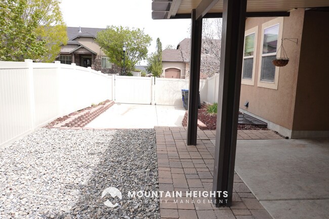 Building Photo - 14638 S Quiet Glen Dr