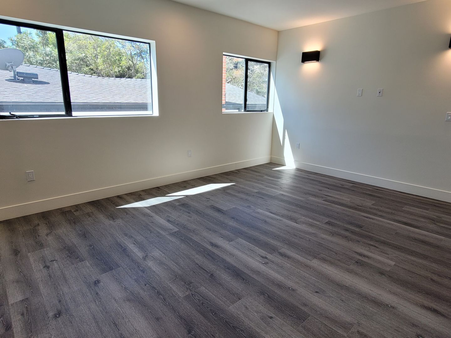 Building Photo - 862 Moraga Dr