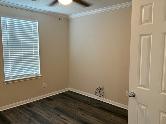 Building Photo - 8147 Barnes Ridge Ln