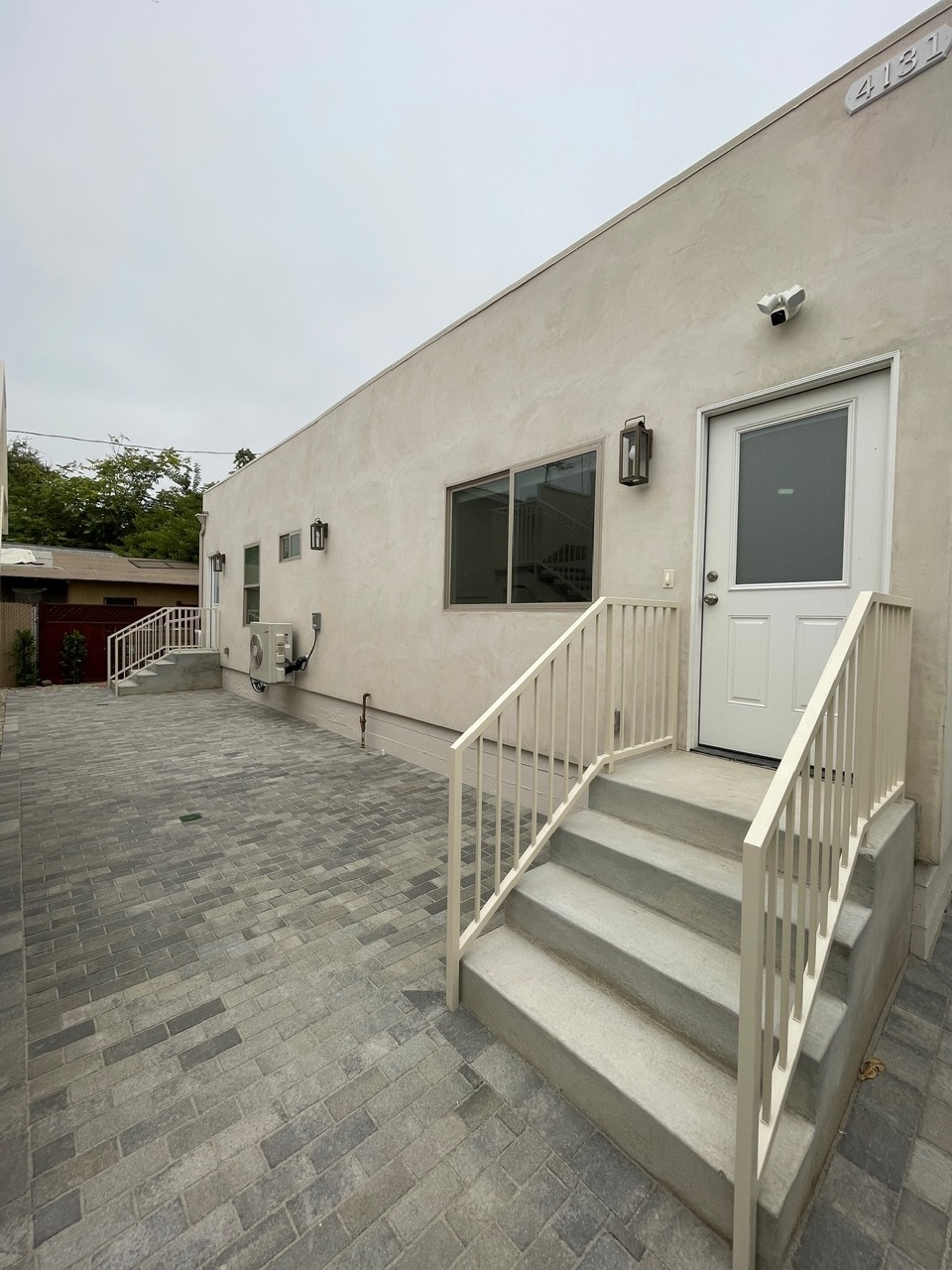 private yard area - 4131 Chevy Chase Dr