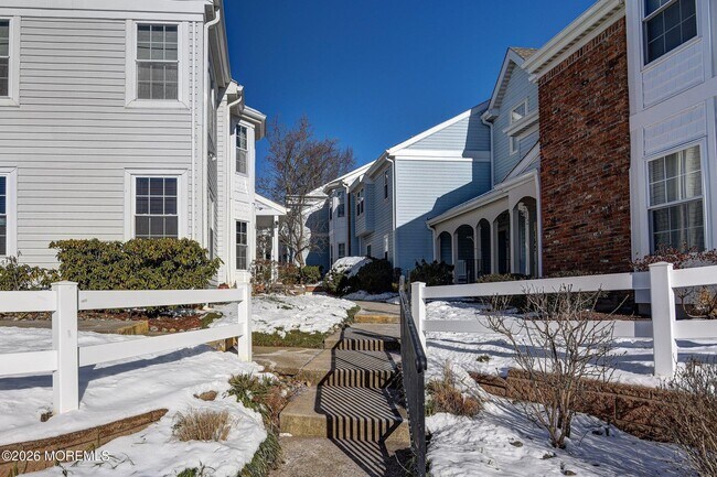 Building Photo - 159 Tulip Ln