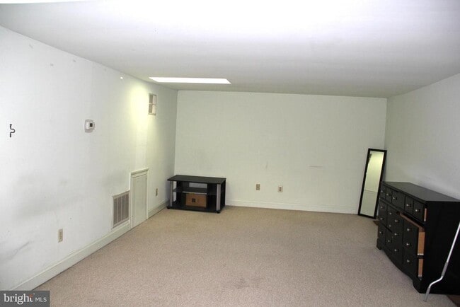 Building Photo - 88 Highpoint Dr