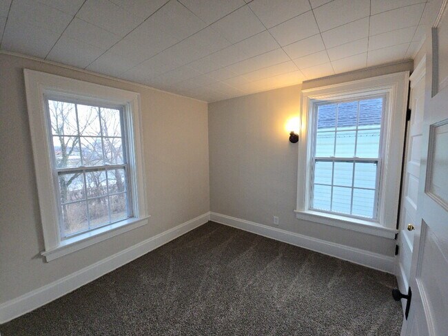 Building Photo - 310 N C St