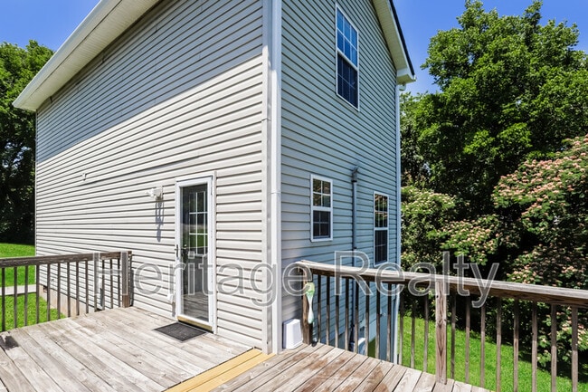 Building Photo - 2574 Kenilworth Ln NE