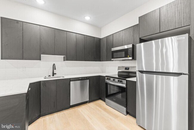 Building Photo - 1903 Jackson St