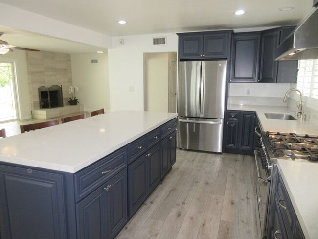Building Photo - Beautifully updated Porter Ranch 3bed / 2 bath Home on Canby