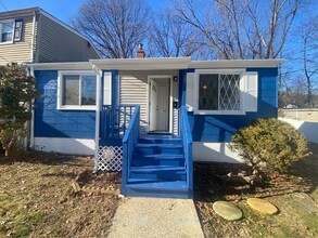 Building Photo - 27 Van Wagoner Ave