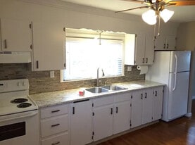 Building Photo - 24 Waterman St