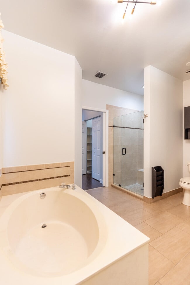 Building Photo - 7722 Brunson Cir