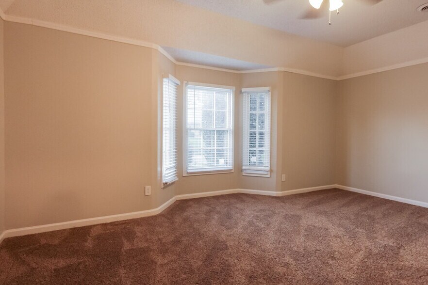 Building Photo - 4134 Glenroy Dr