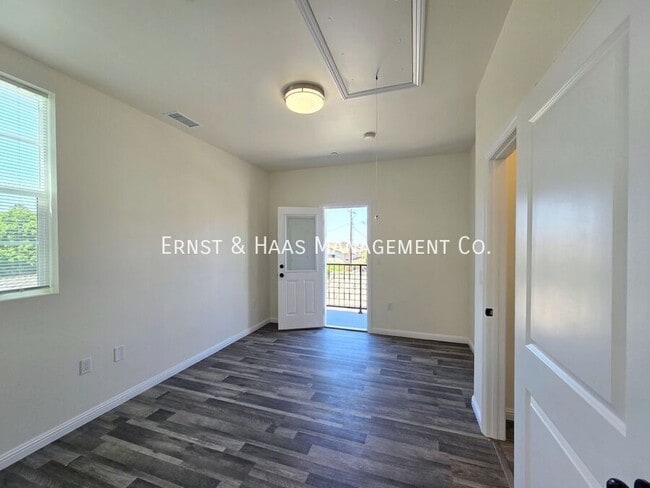 Building Photo - 4169 Country Club Dr