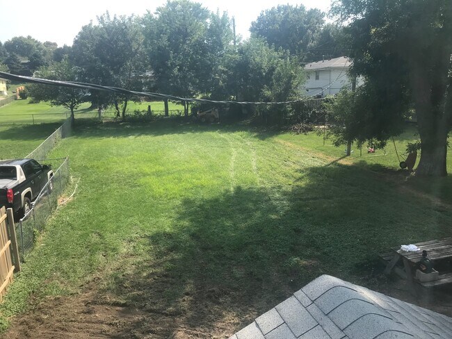 Building Photo - 3 bed, 1 bath, Off Street Parking & huge yard $1,295!