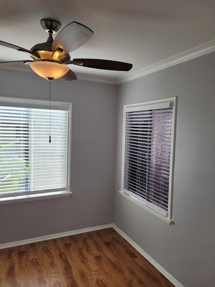 Building Photo - 305 N Palm Ave