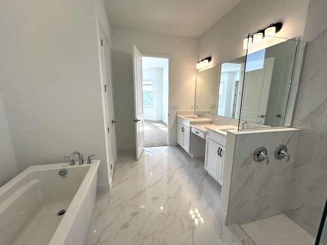 Building Photo - 16017 Volterra Point