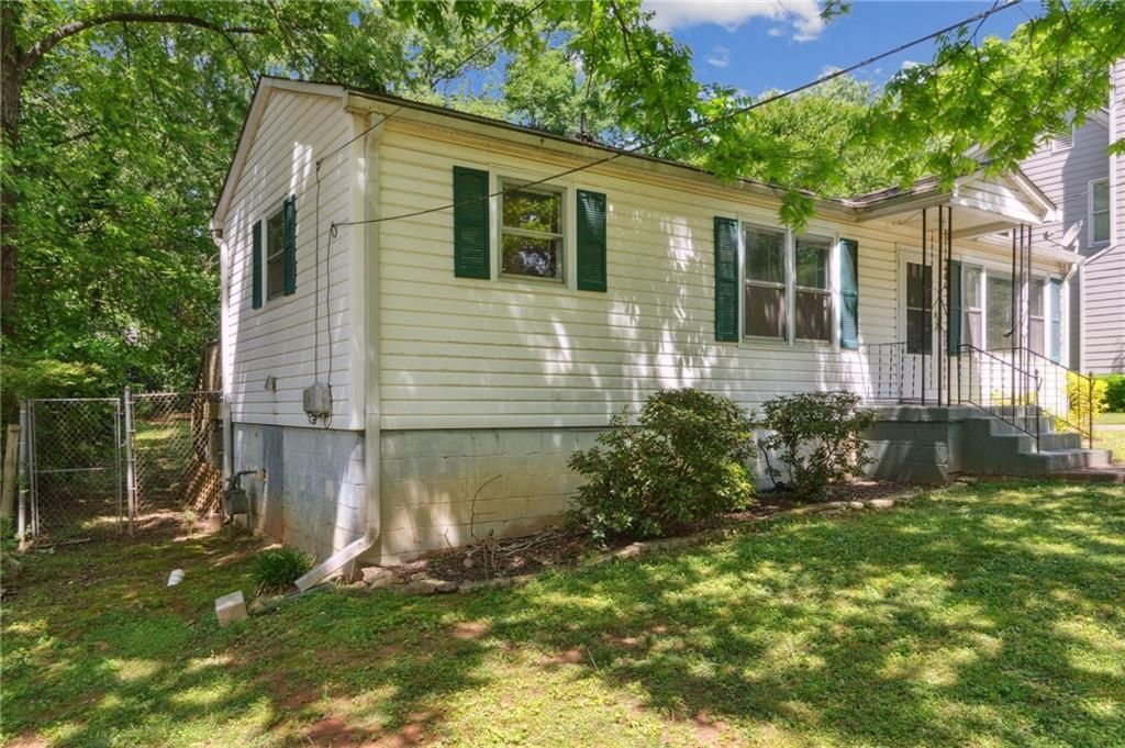 Building Photo - 1682 Bridgeport Dr NE