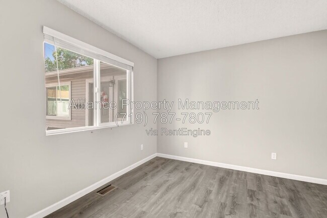 Building Photo - 2460 E Willamette Ave