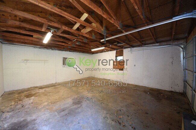 Building Photo - 3742 Atterbury St