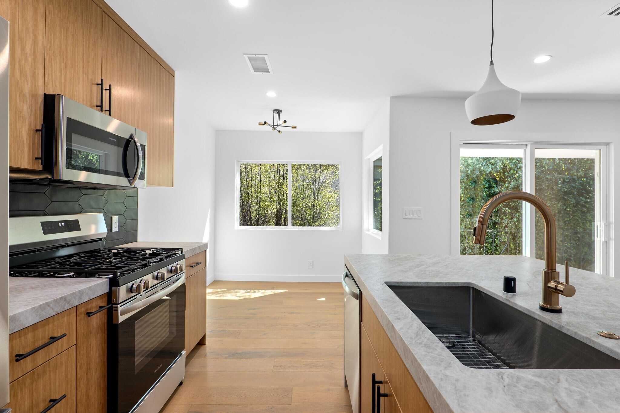 Building Photo - 1127 16th St