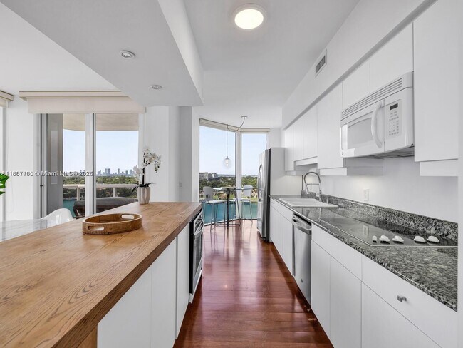 Building Photo - 4779 Collins Ave