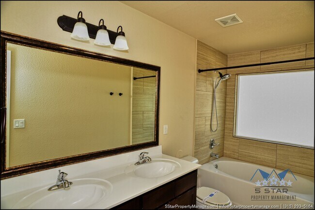 Building Photo - 14920 Tim Hardaway