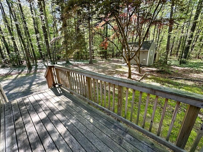 Building Photo - 5518 Thompson Dr