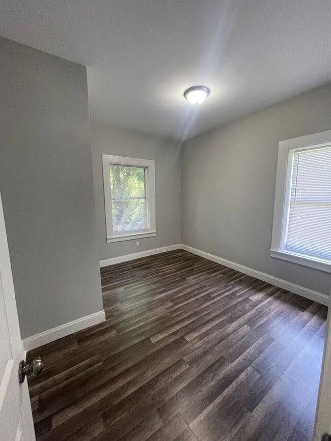 Building Photo - 419 Cumberland Dr