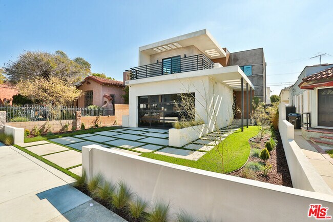 Building Photo - 1622 S Mansfield Ave