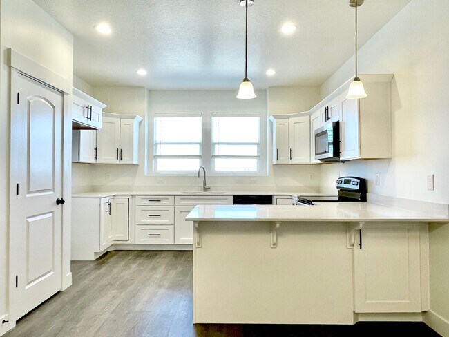 Building Photo - 4411 W Monument Peak Dr