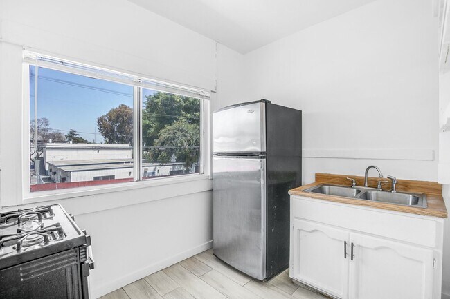 Building Photo - 5251 Main St