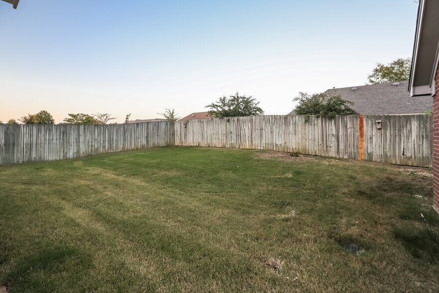 Building Photo - 4072 Destin Dr