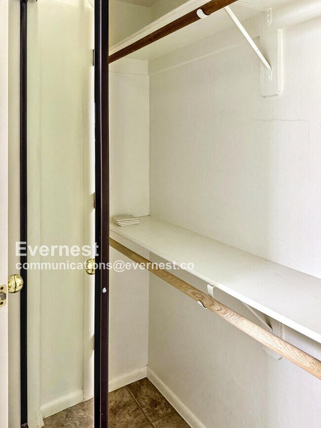 Building Photo - 7370 W Beryllium Ln