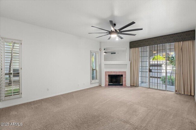 Building Photo - 5200 S Lakeshore Dr