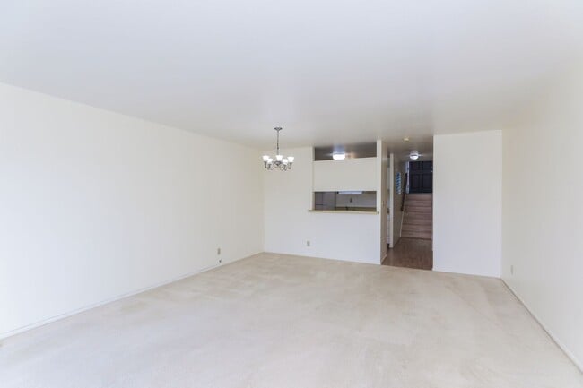 Building Photo - 98-1070-1070 Komo Mai Dr