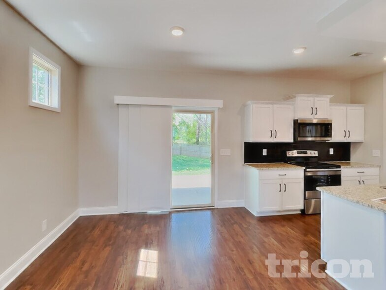 Building Photo - 124 Lucerne Ln