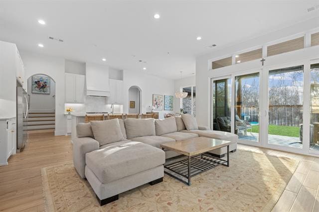 Building Photo - 9847 Mixon Dr