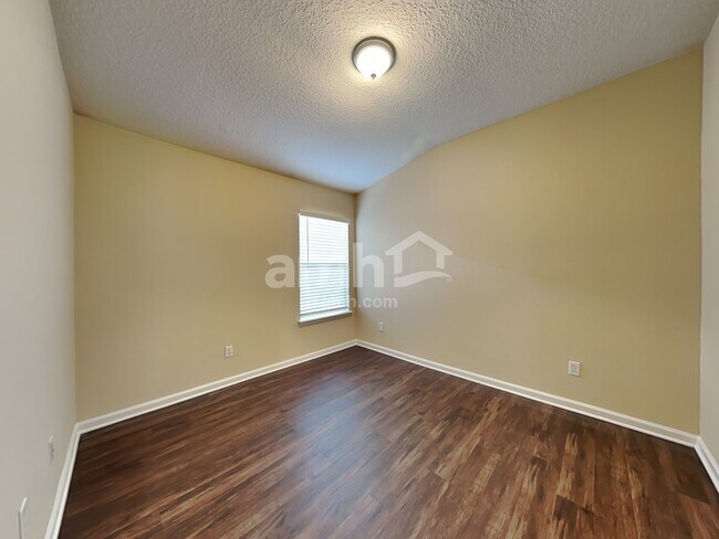 Building Photo - 884 Bonaparte Landing Ct