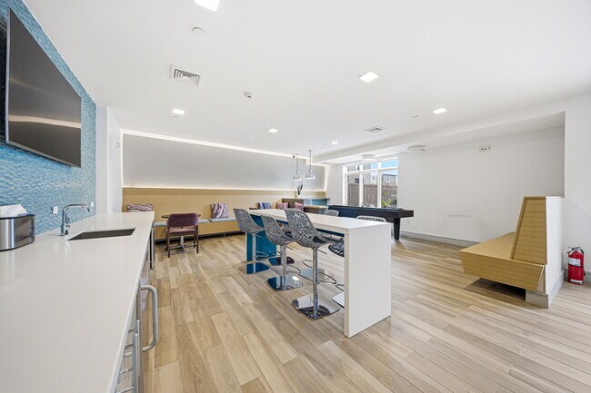 Building Photo - 180 Telford St