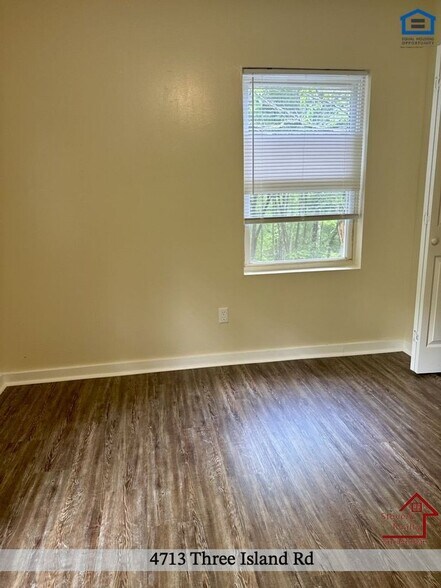 Building Photo - 4713 3 Island Rd