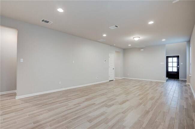 Building Photo - 309 Unforgiven Ln
