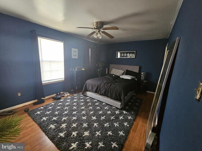 Building Photo - 511 Mt Lubentia W