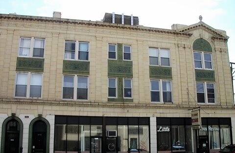 Building Photo - 4755 N Sawyer Ave