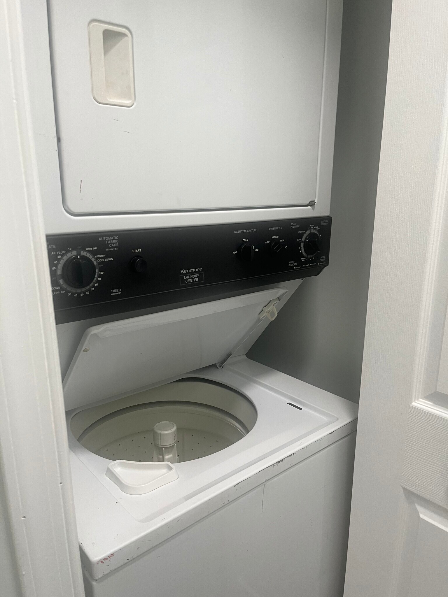 Stackable washer dryer - 3761 N 18th St