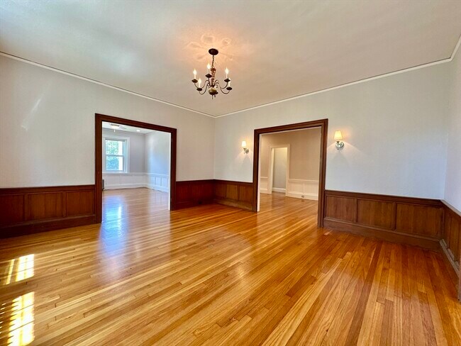 Building Photo - 476 Jamaicaway