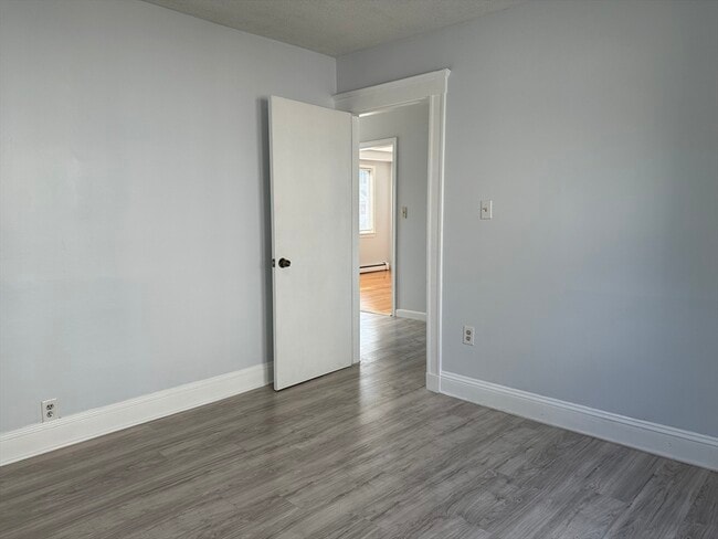 Building Photo - 376 Riverside Ave