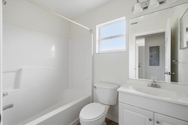 Building Photo - 212 Ocean Bluff Dr