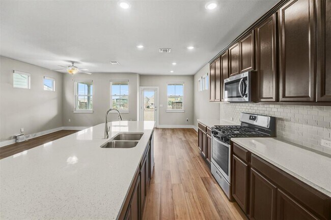 Building Photo - 7509 Grand Linden Wy