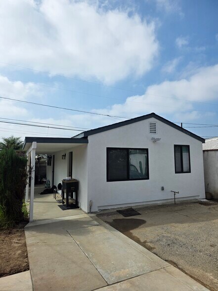 Building Photo - 14338 Flomar Dr