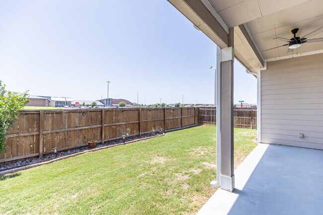 Building Photo - 2034 Carter Ln