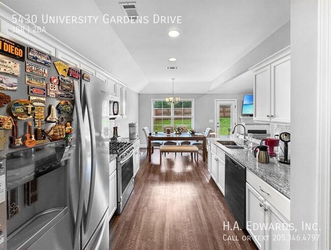 Building Photo - 5430 University Gardens Dr