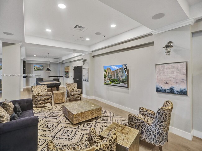 Building Photo - 2501 S Ocean Dr